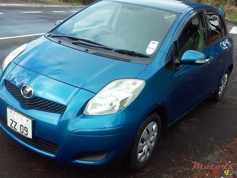 2009' Toyota VITZ 1300 cc photo #1