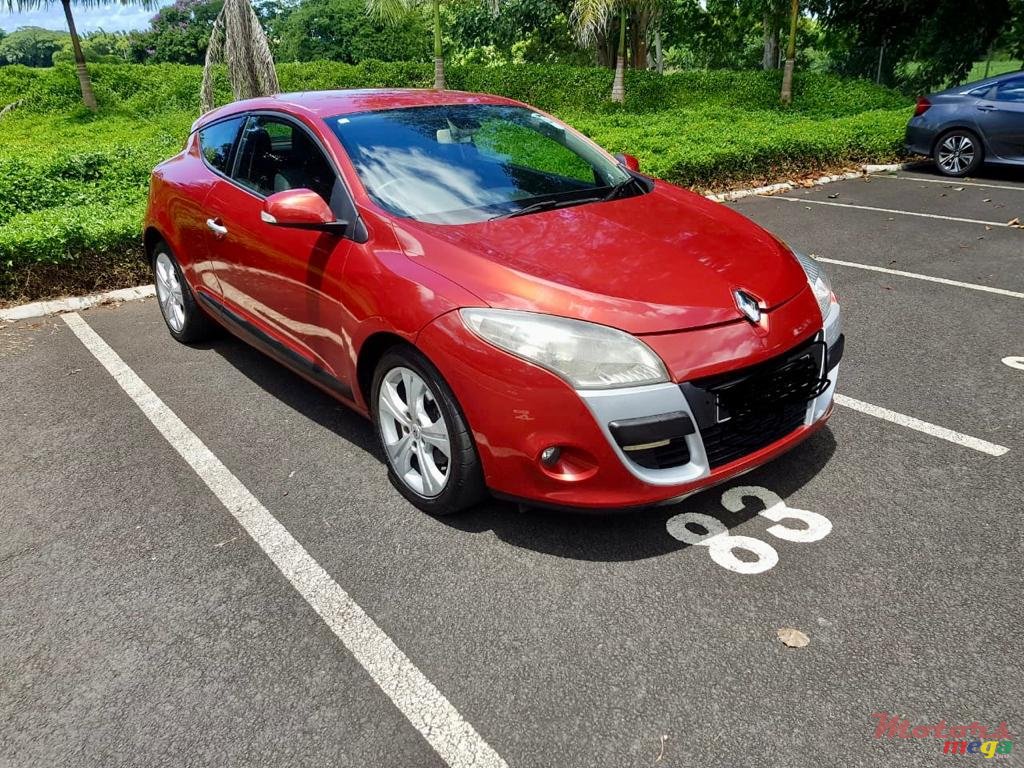 2009' Renault Megane photo #4