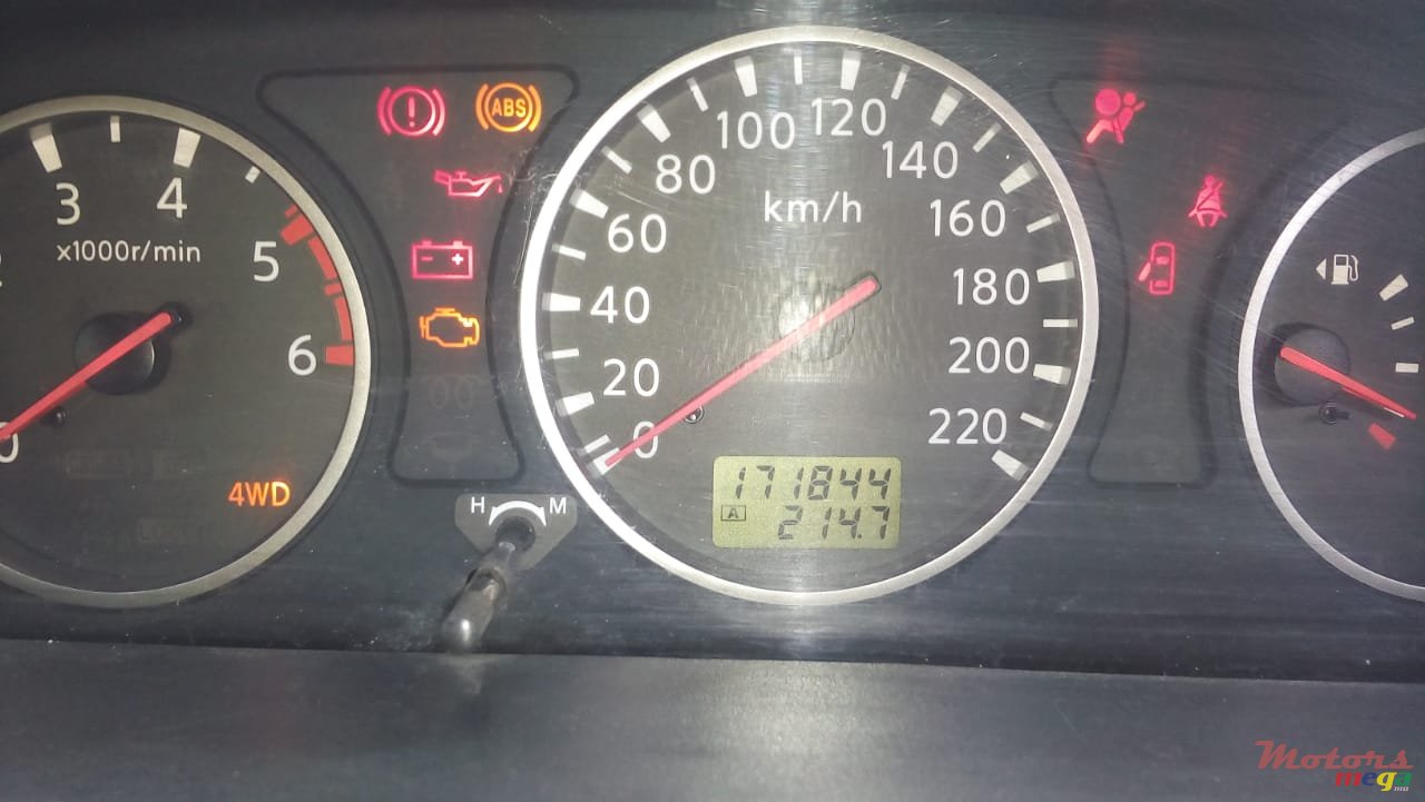 2006' Nissan X-Trail photo #3