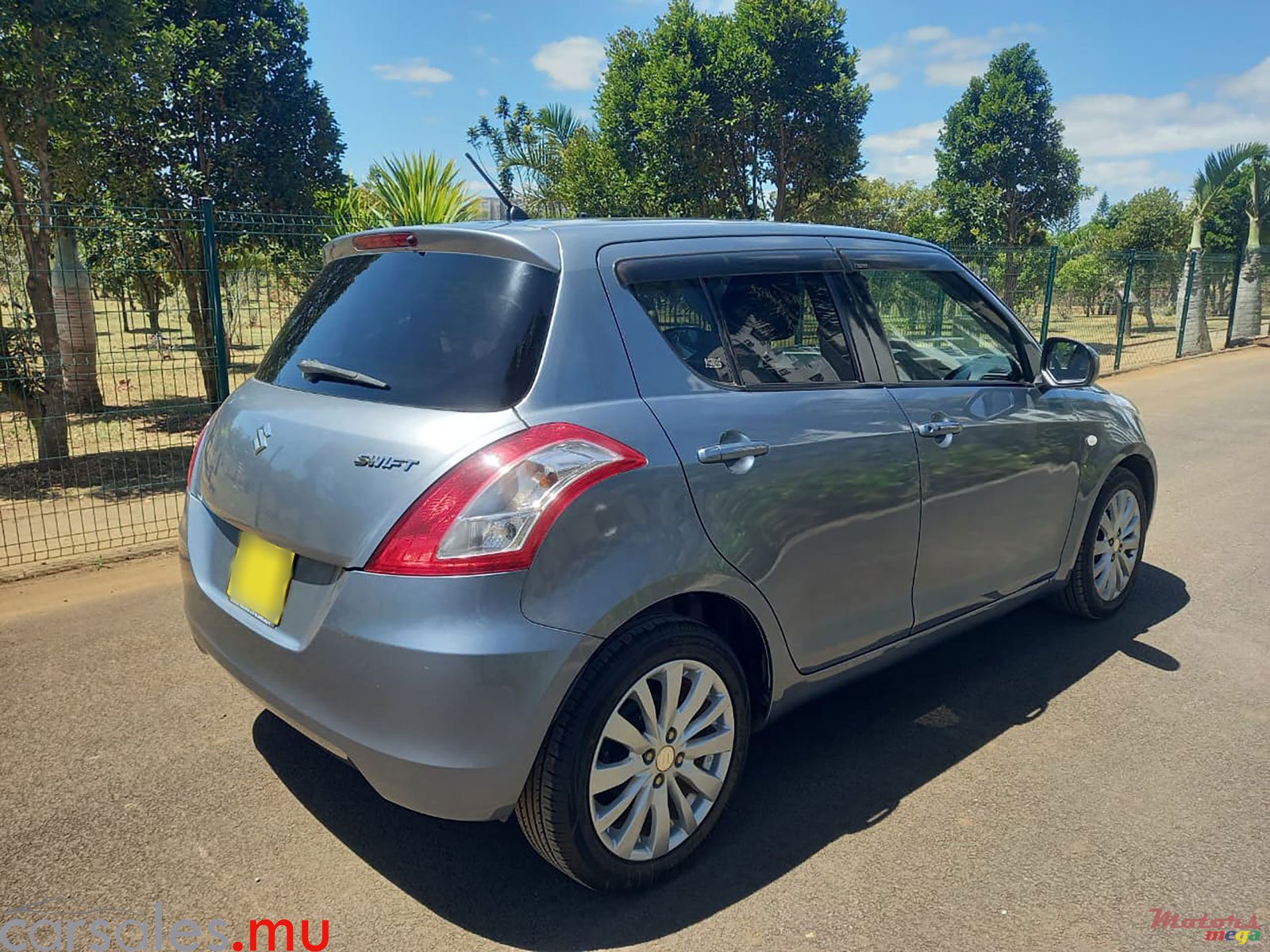 2013' Suzuki Swift 1.2 photo #4