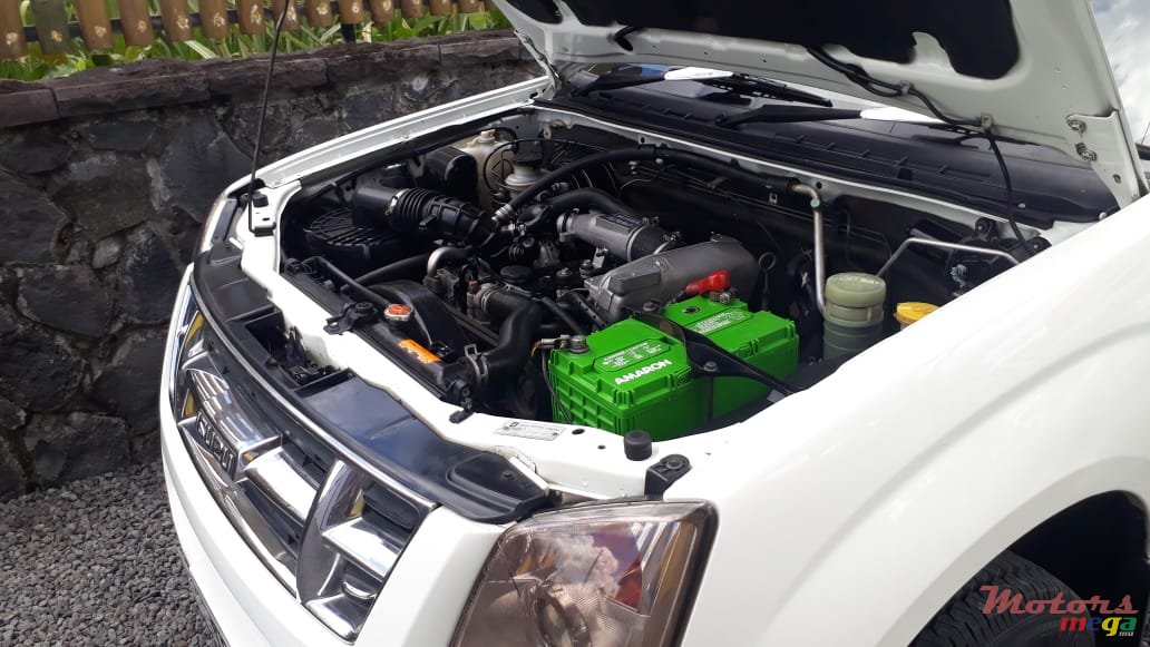 2009' Isuzu D-Max LS turbo photo #4