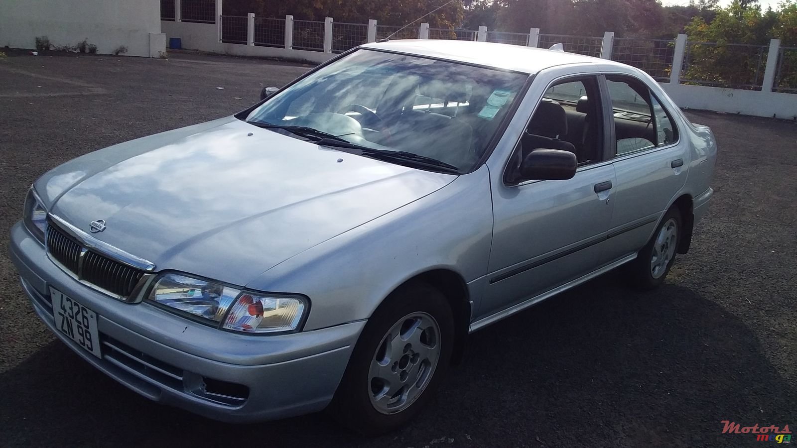 1999' Nissan Sunny photo #2