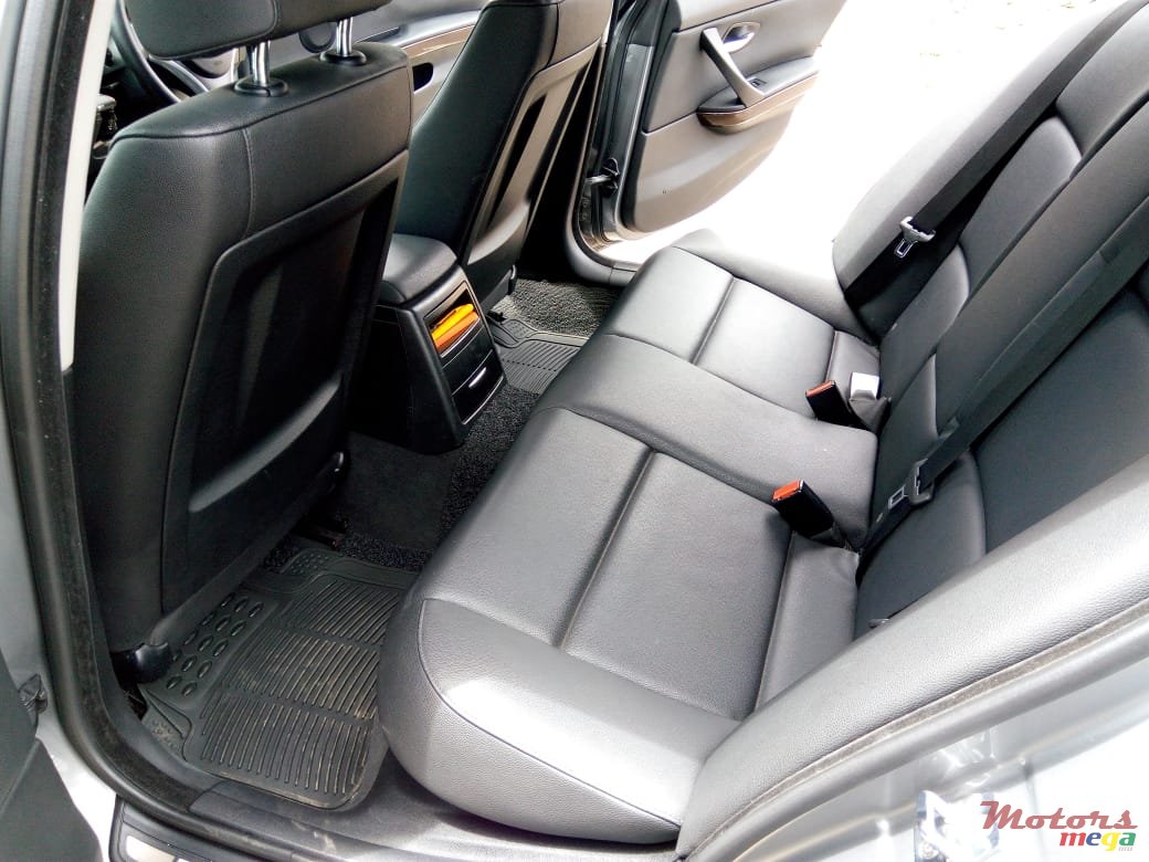 2009' BMW 316 i photo #5