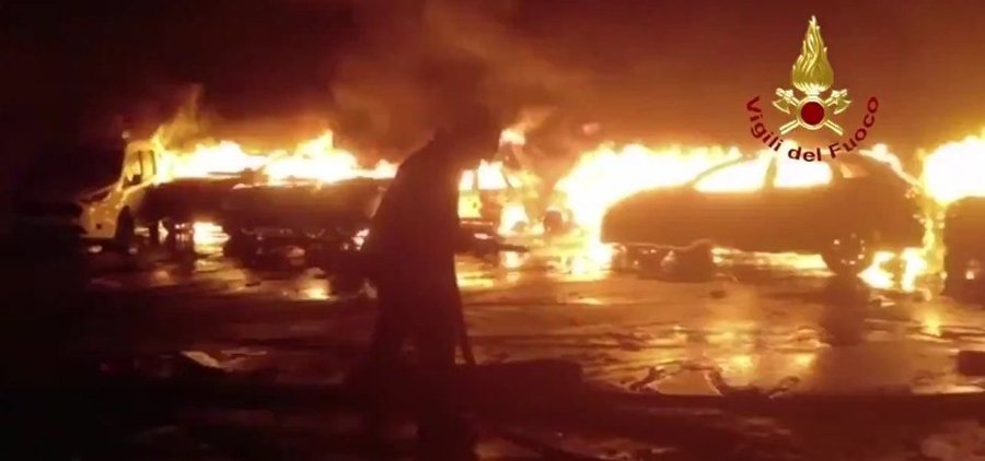 Des dizaines de Maserati brûlées en Italie