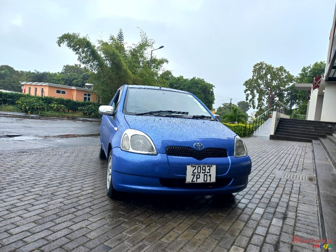 2001' Toyota Vitz any photo #3