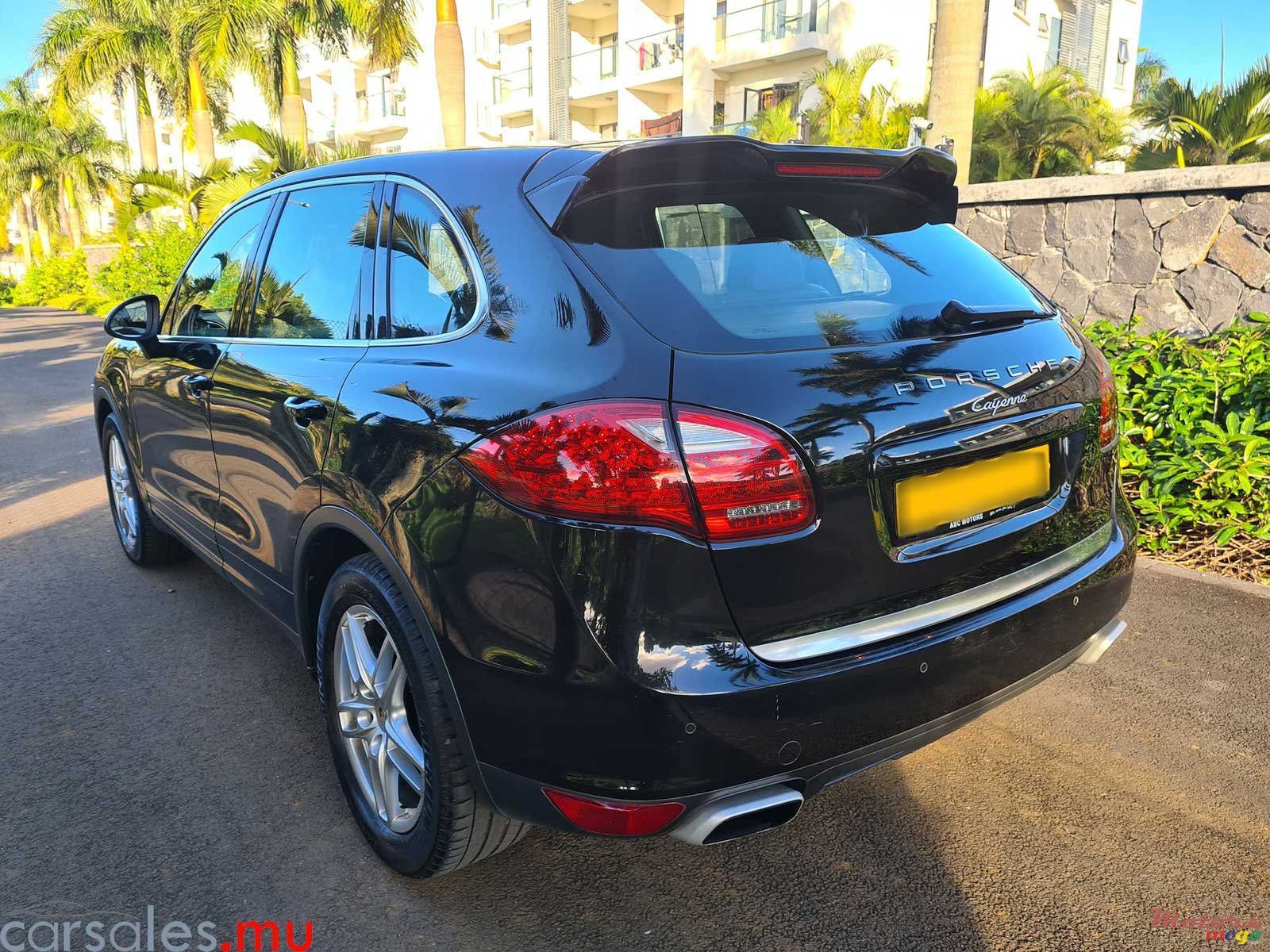 2013' Porsche Cayenne 3.6 V6 photo #3