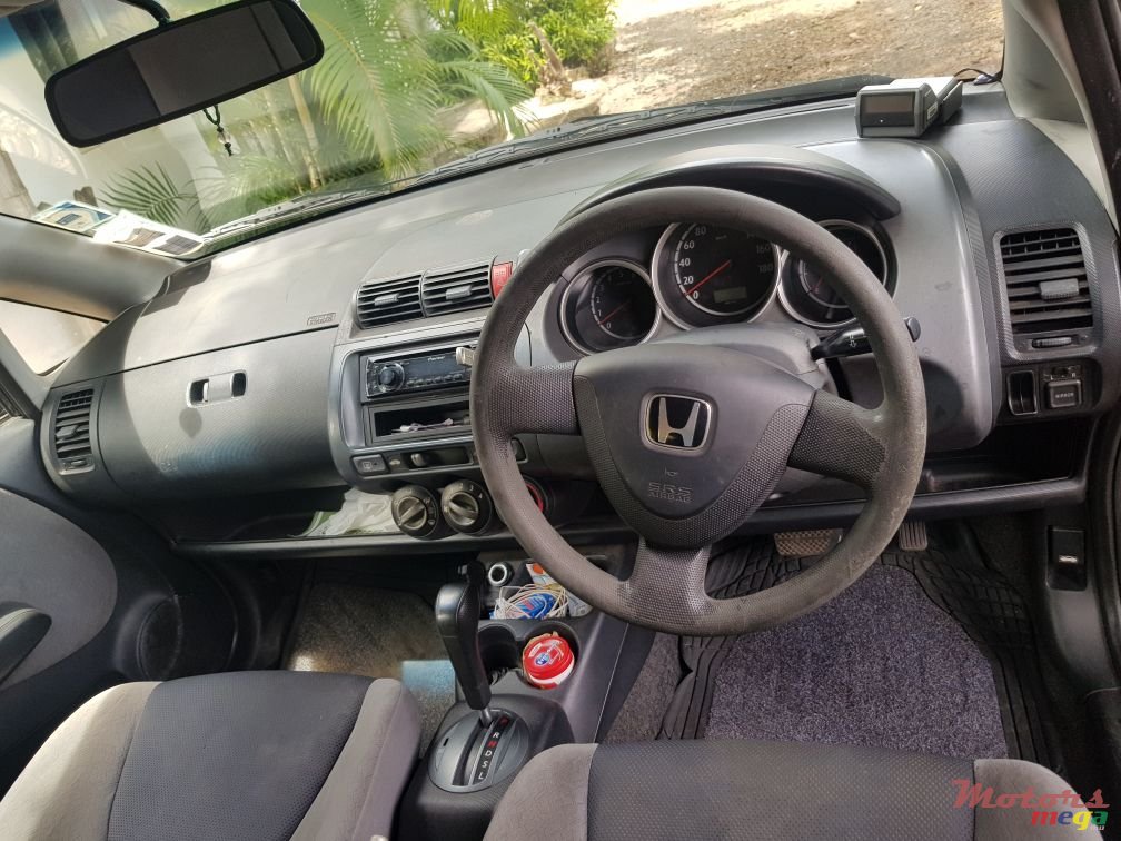 2003' Honda Fit photo #3