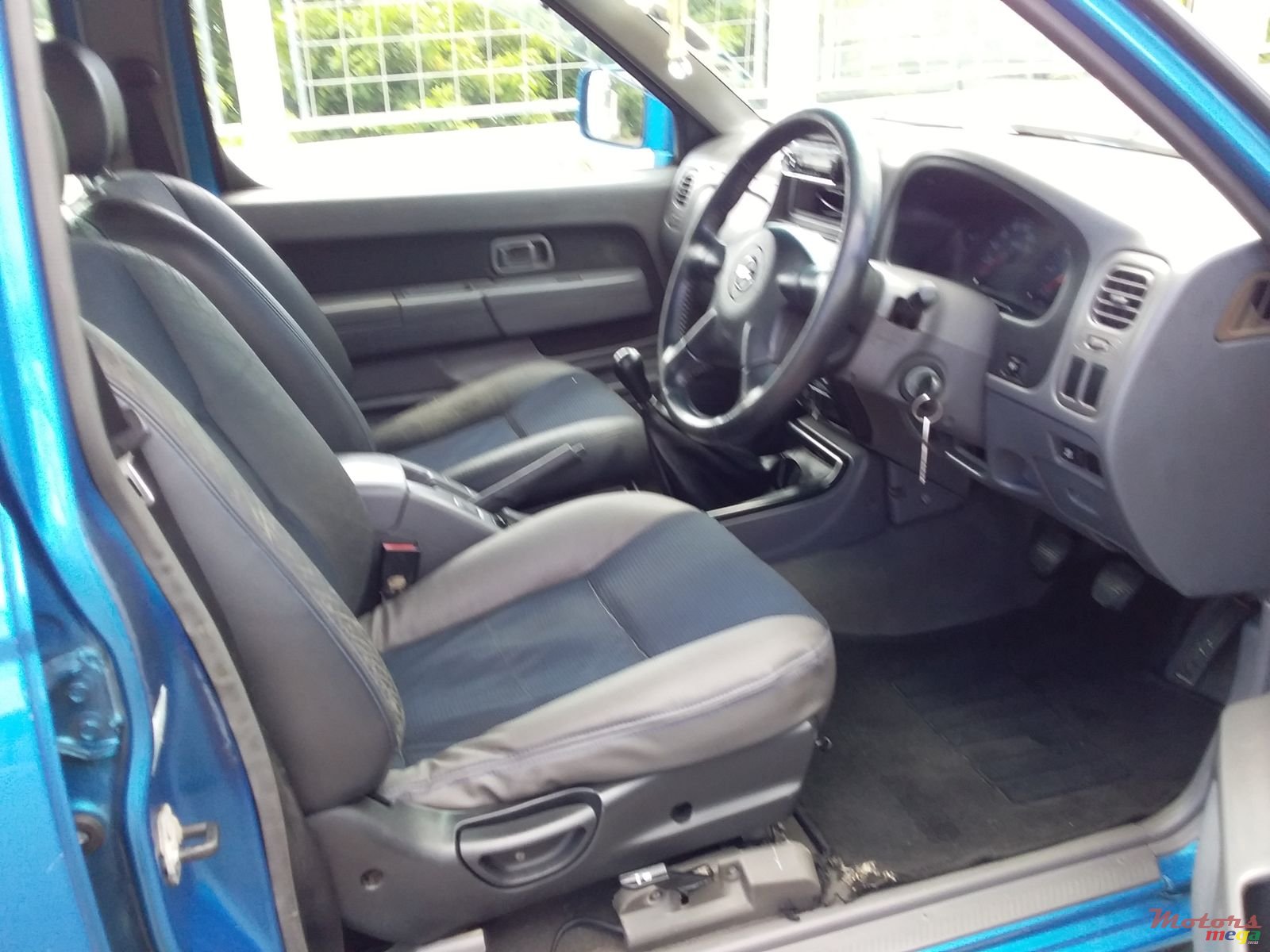 2004' Nissan Hardbody photo #5