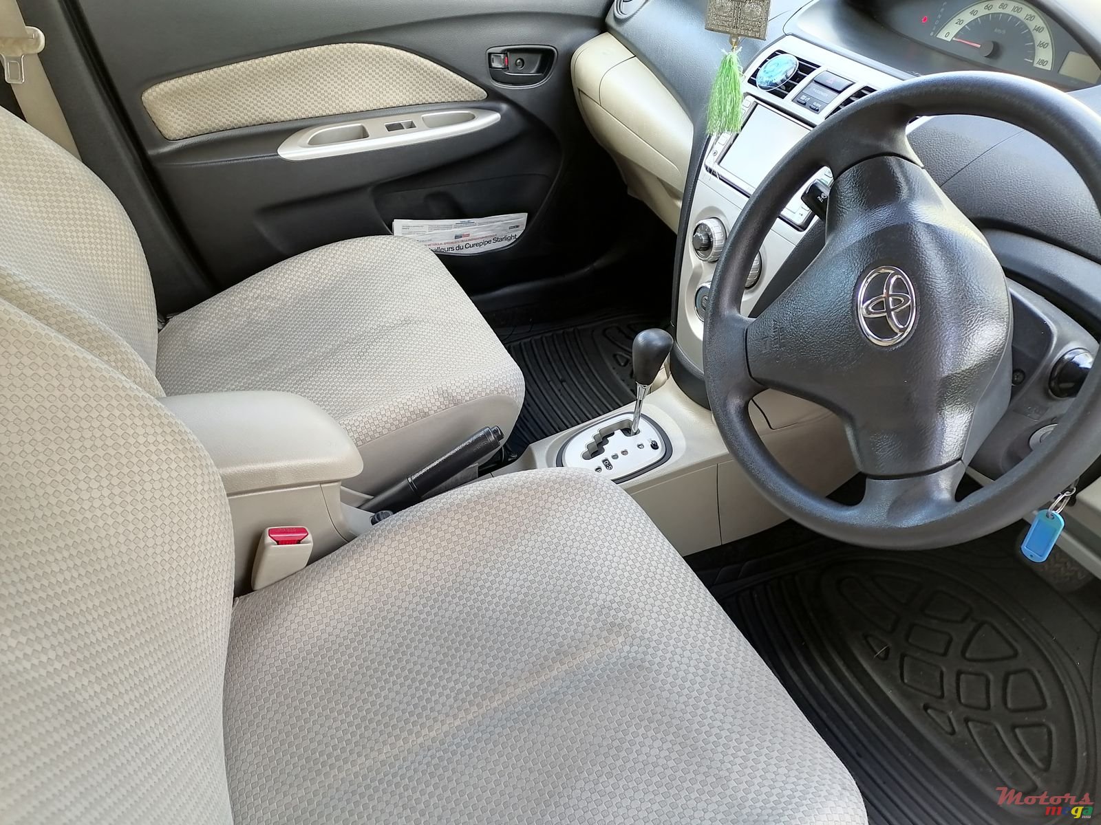 2007' Toyota Corolla photo #3