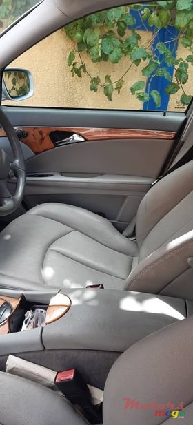 2008' Mercedes-Benz E-Class photo #6