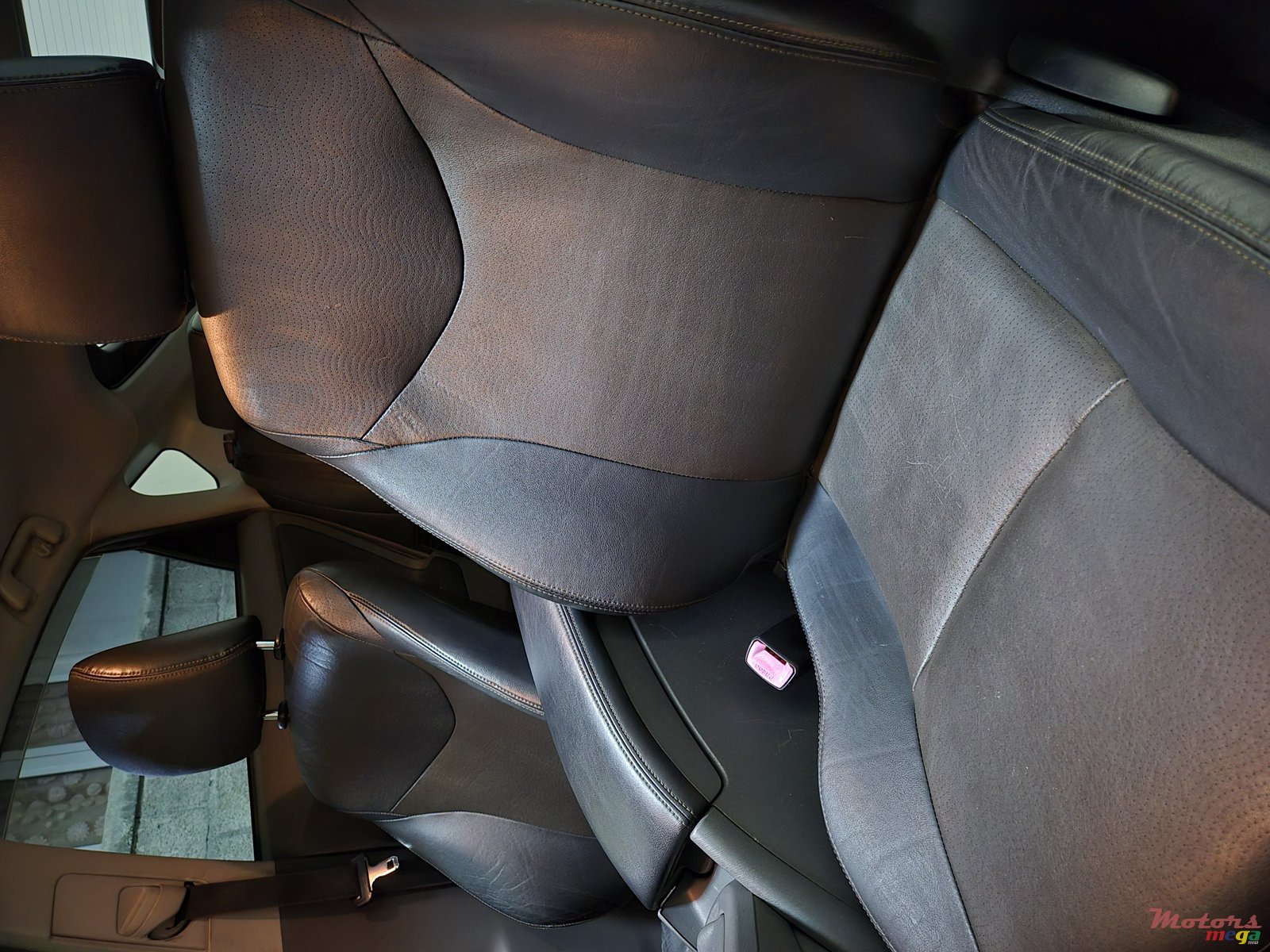 2011' Toyota Prius photo #7