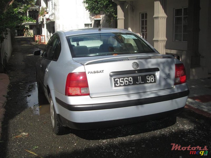 1998' Volkswagen Passat photo #6