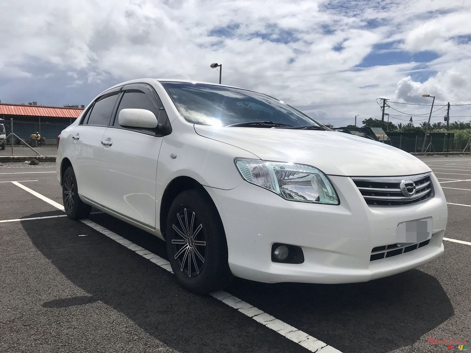 2009' Toyota Axio photo #3