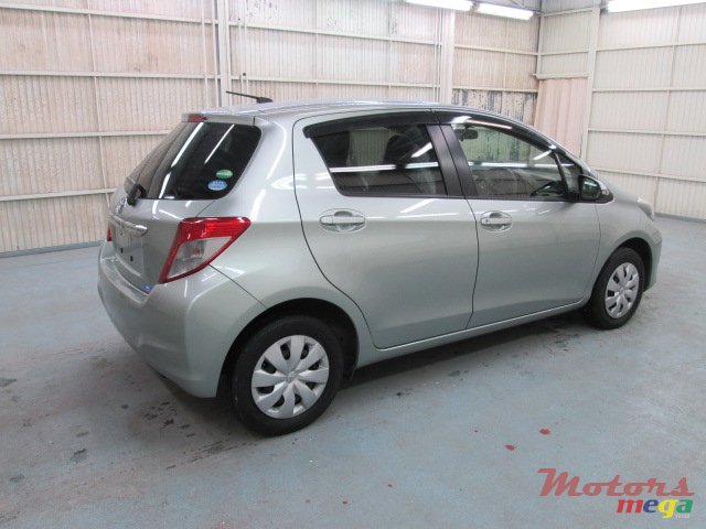 2012' Toyota Vitz F photo #2