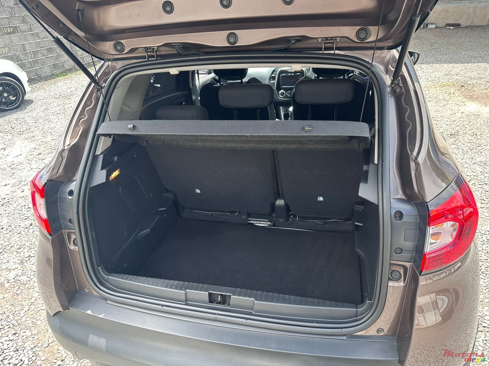 2014' Renault Captur photo #1