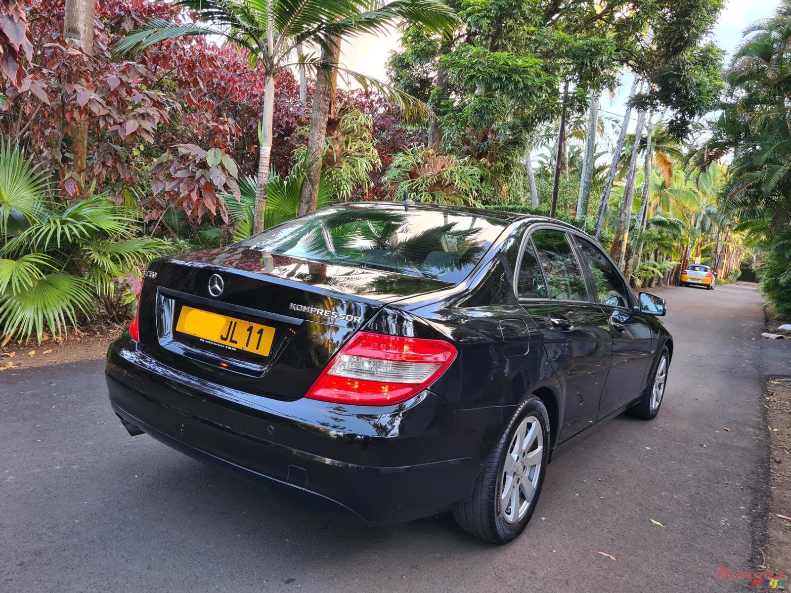 2011' Mercedes-Benz C180 photo #4