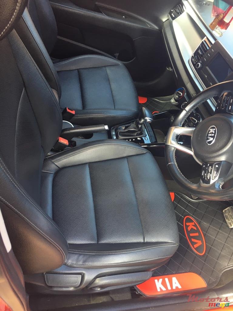 2017' Kia Rio photo #5