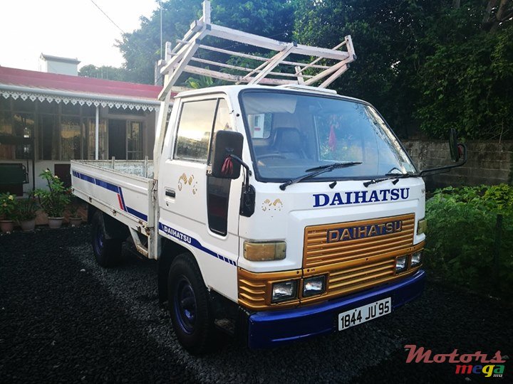 1995' Daihatsu photo #2
