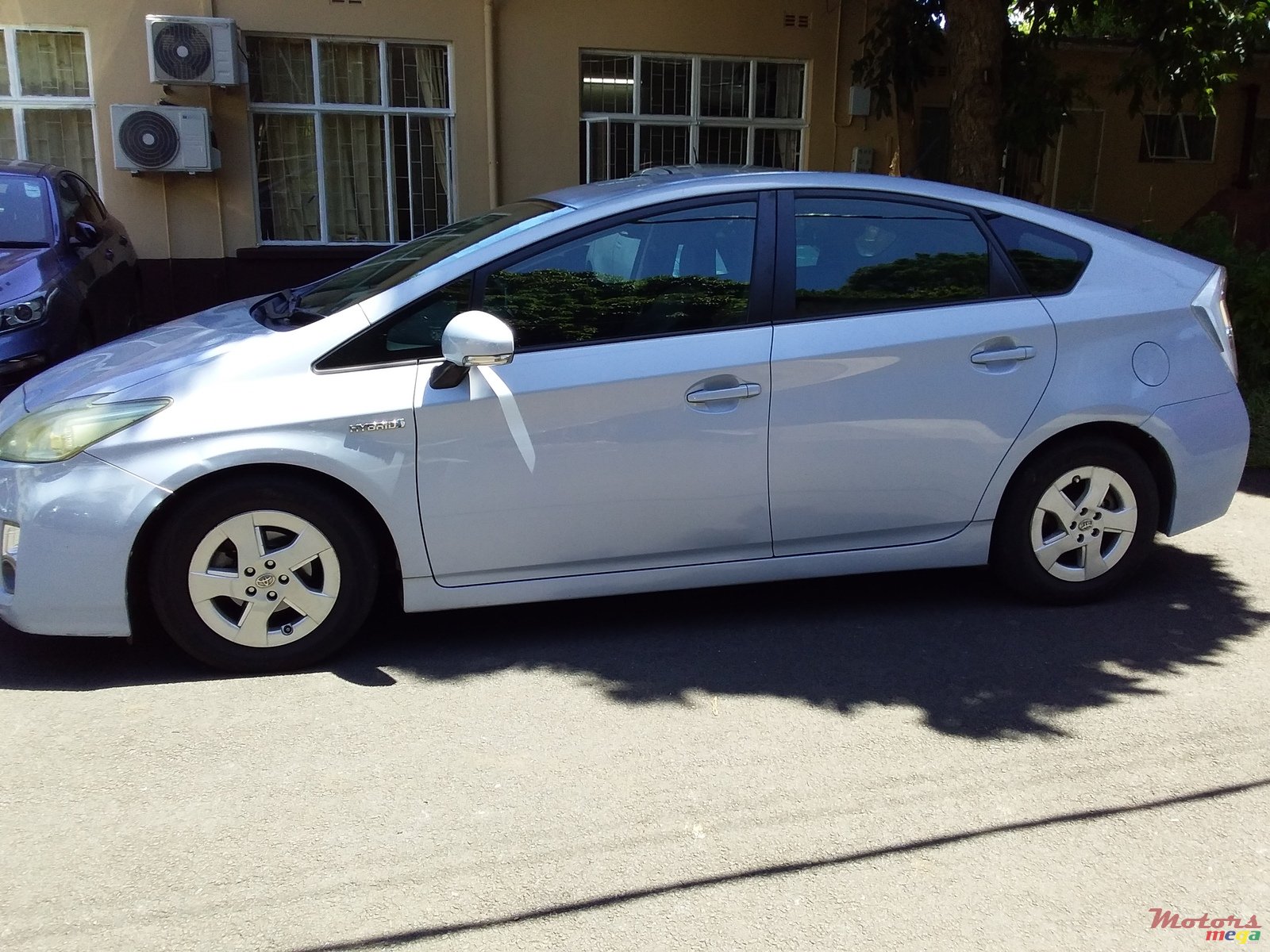 2010' Toyota Prius photo #4