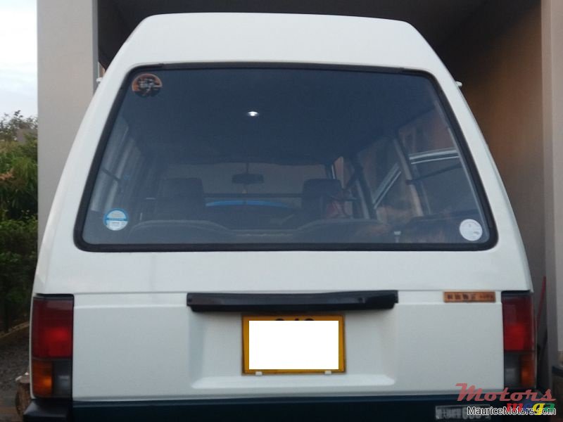 1990' Nissan Vanette pass photo #2