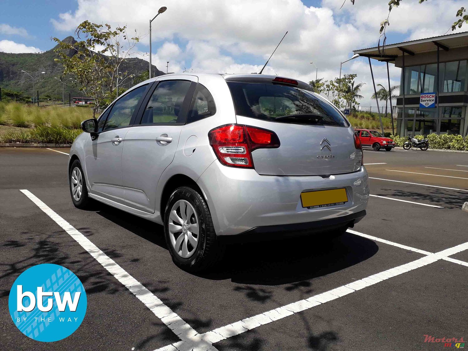 2011' Citroen C3 photo #3