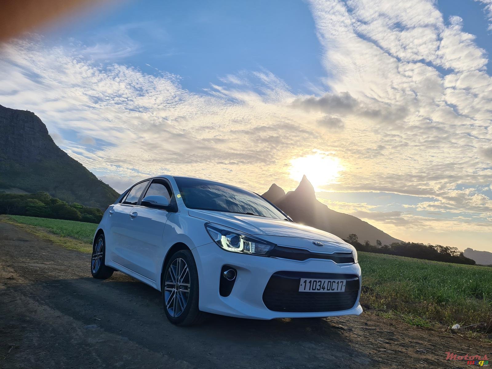 2017' Kia Rio automatic photo #1