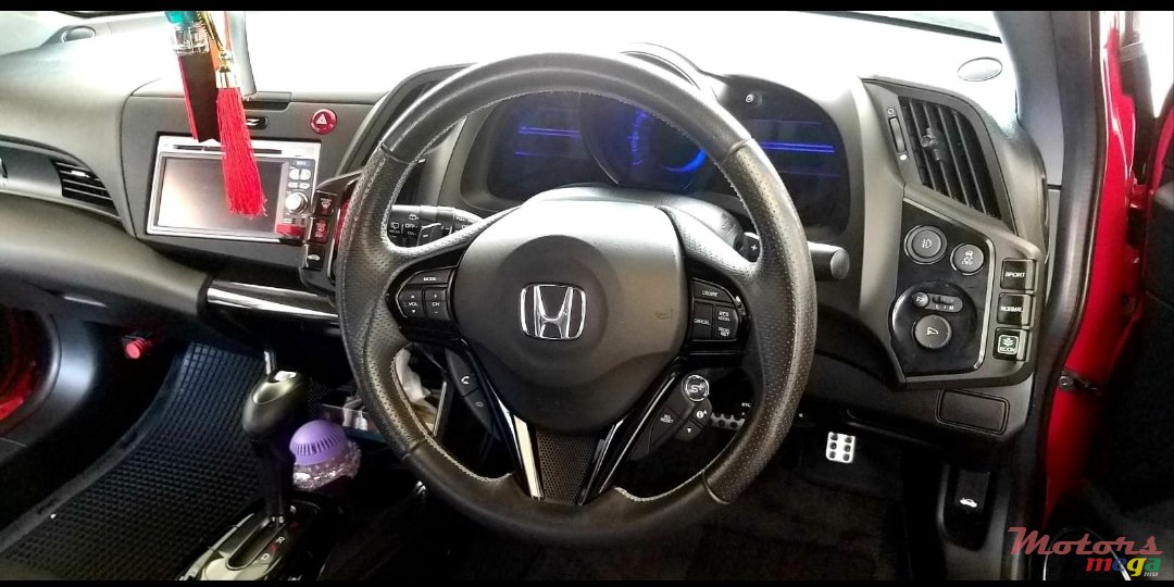 2013' Honda CR-Z photo #6