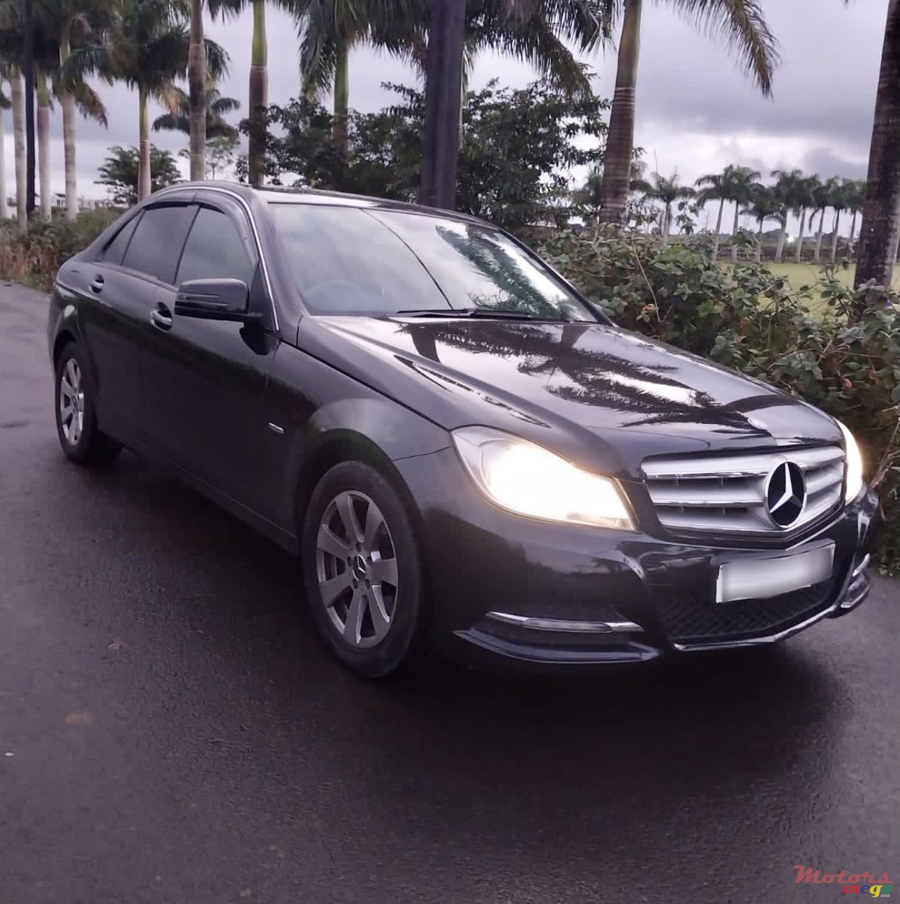 2012' Mercedes-Benz C 180 photo #3