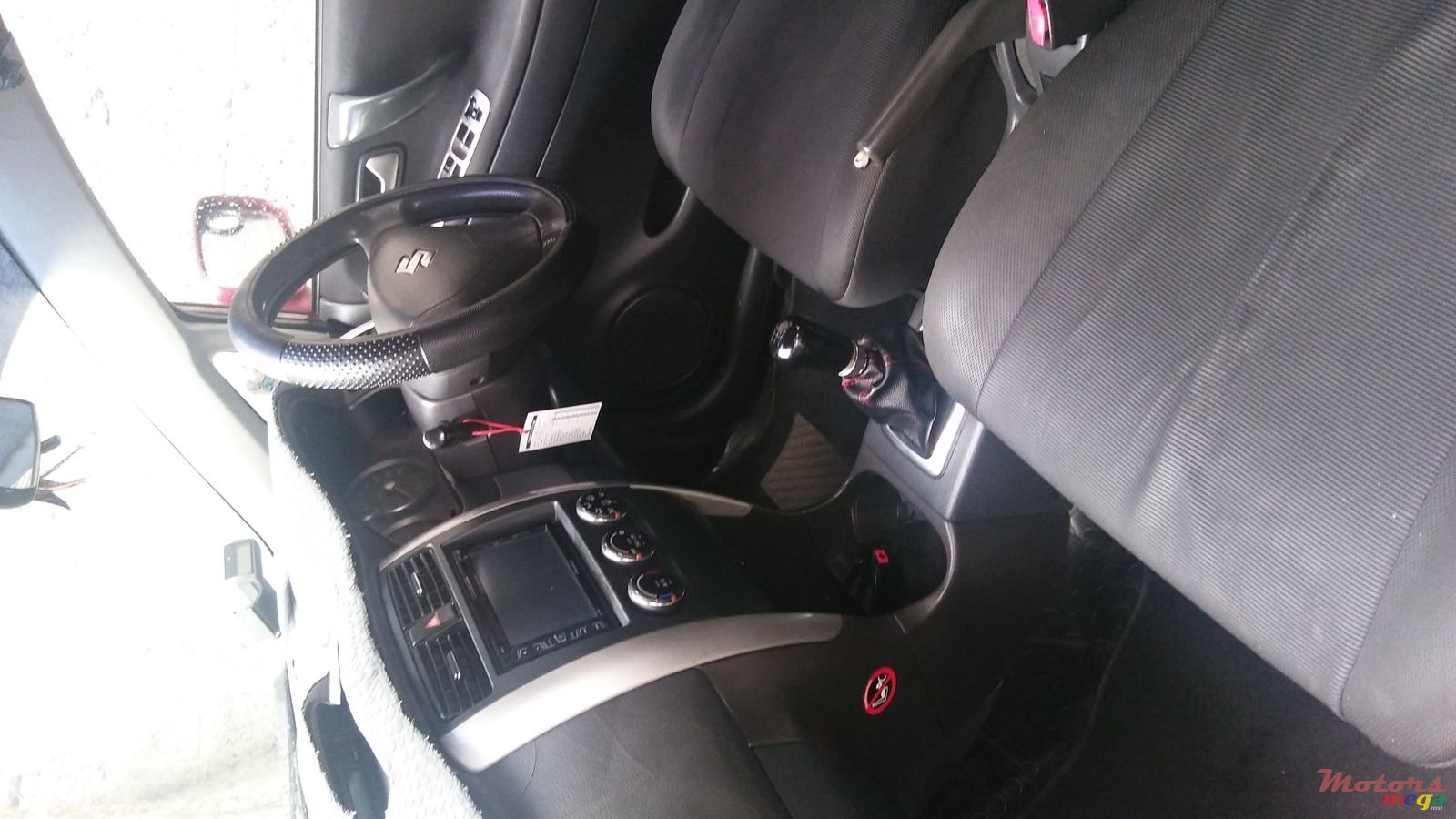 2005' Suzuki Liana photo #3