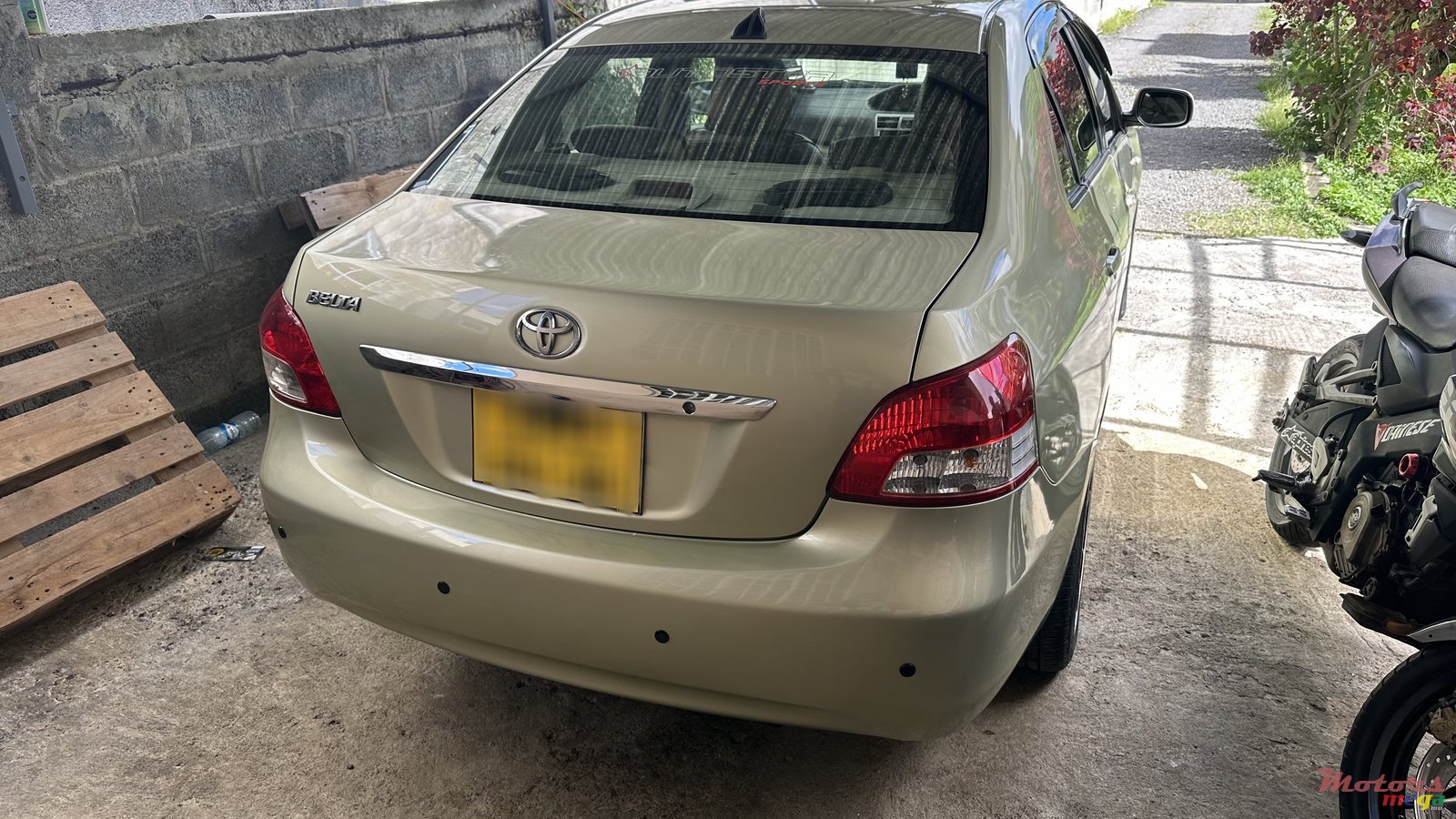 2006' Toyota Belta photo #4