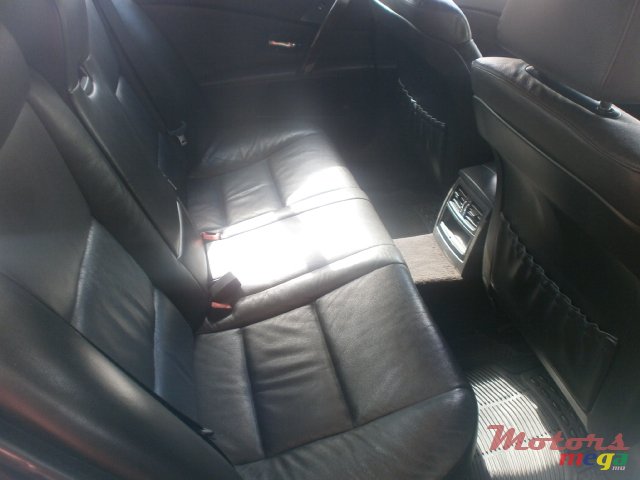 2004' BMW 5 Series 523i photo #7