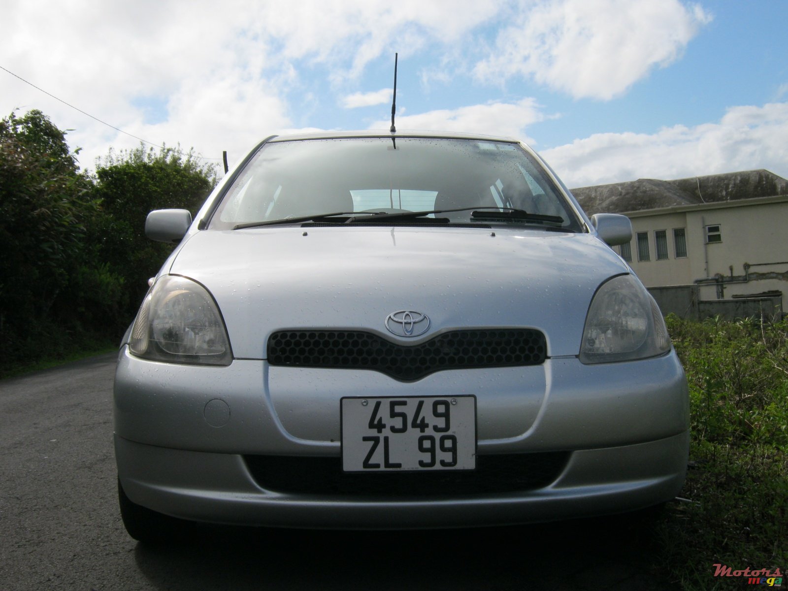 1999' Toyota photo #1