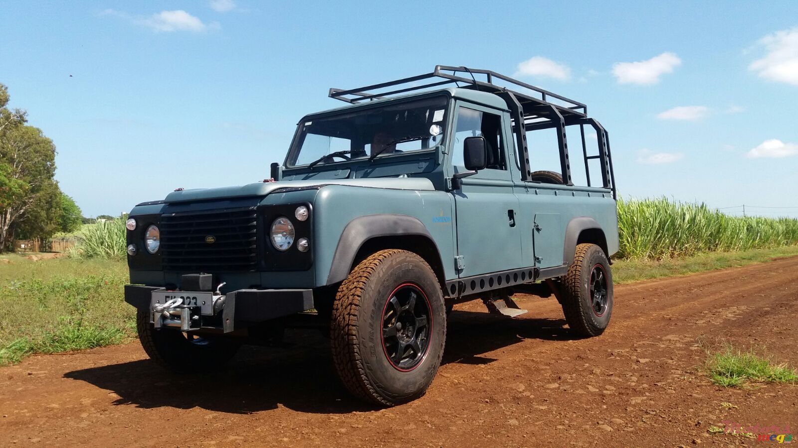 1992' Land Rover Defender 110 Moteur Nissan QD32 turbo photo #1