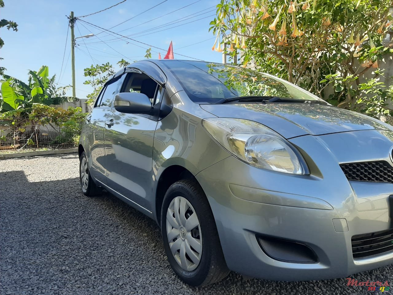 2010' Toyota Vitz photo #5