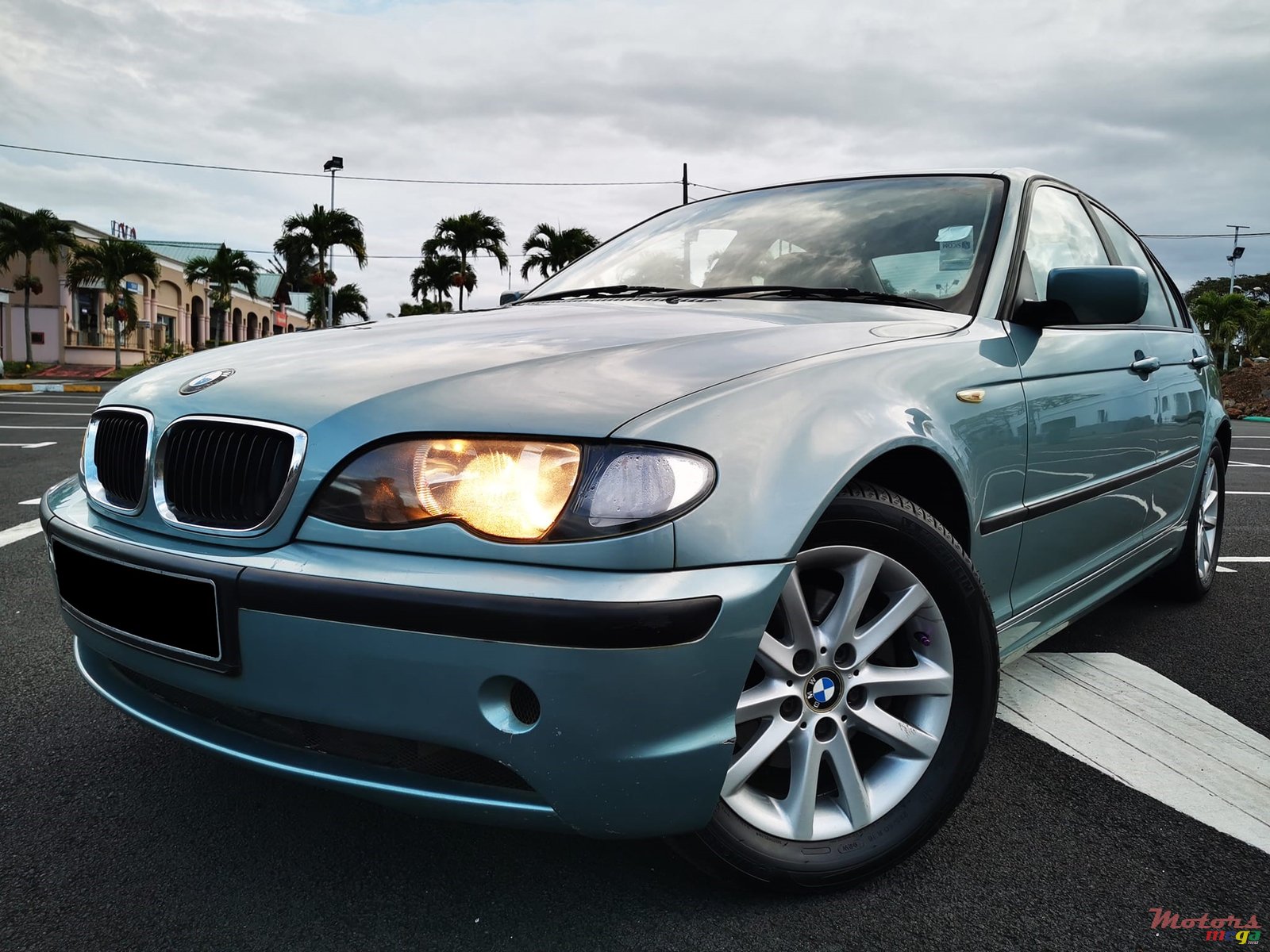 2004' BMW 3 Series 318i photo #4