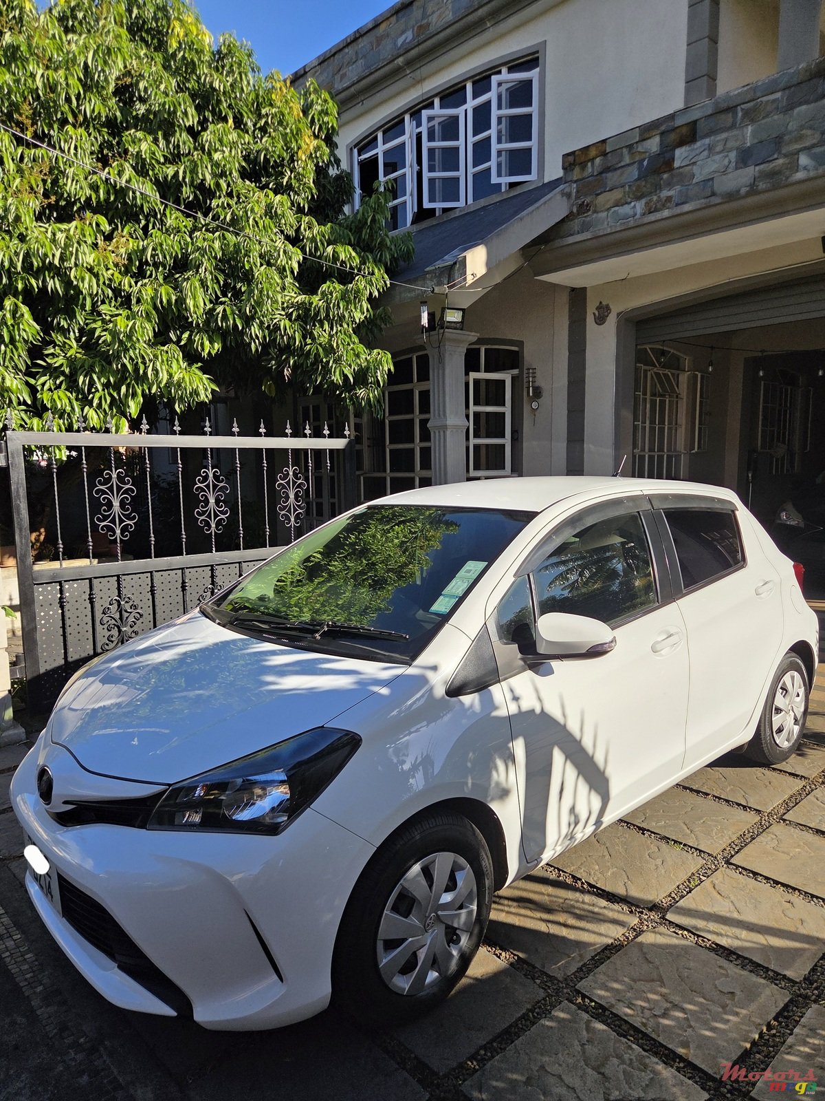 2014' Toyota Vitz photo #4