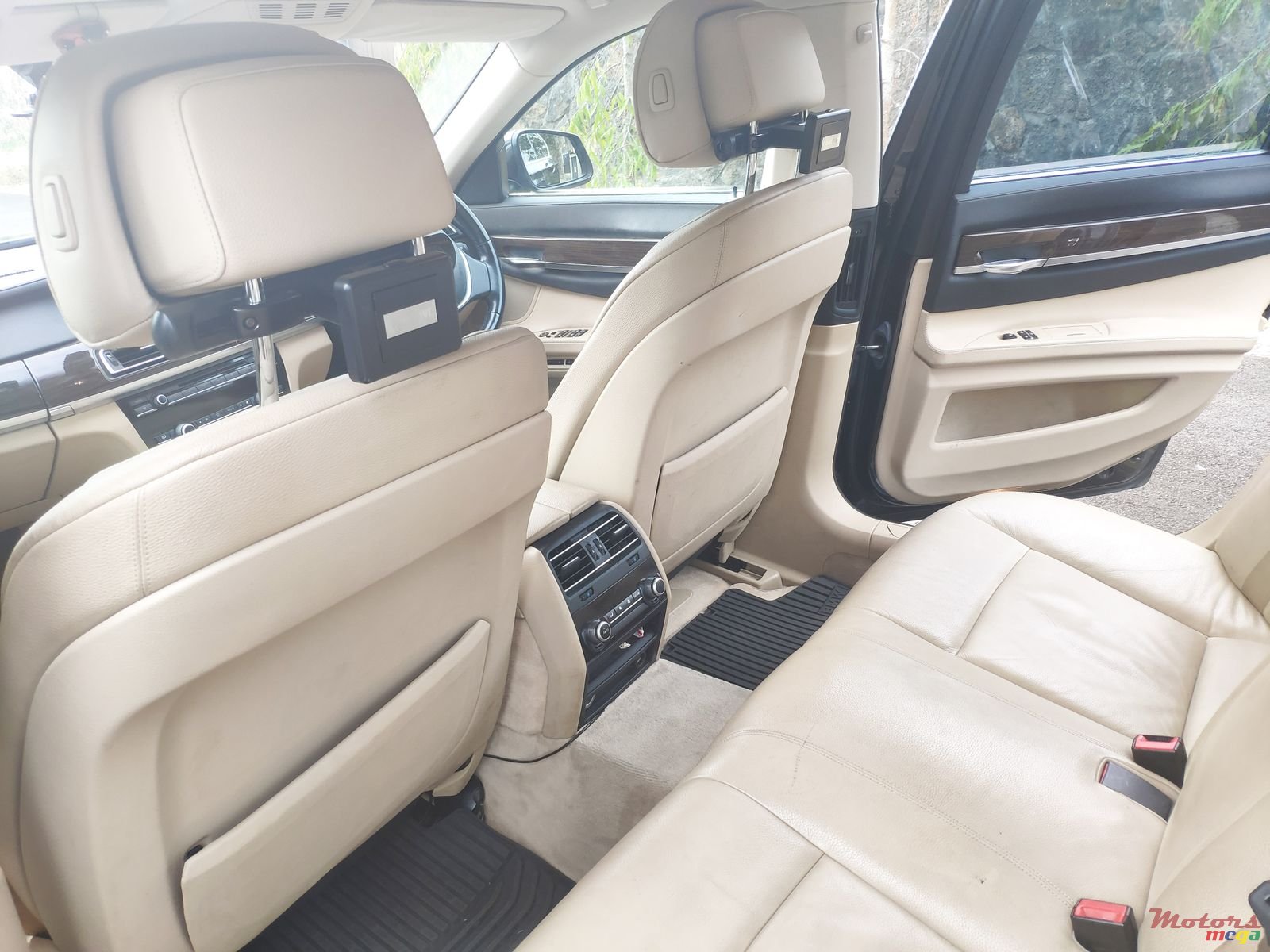 2009' BMW 7 Series photo #7