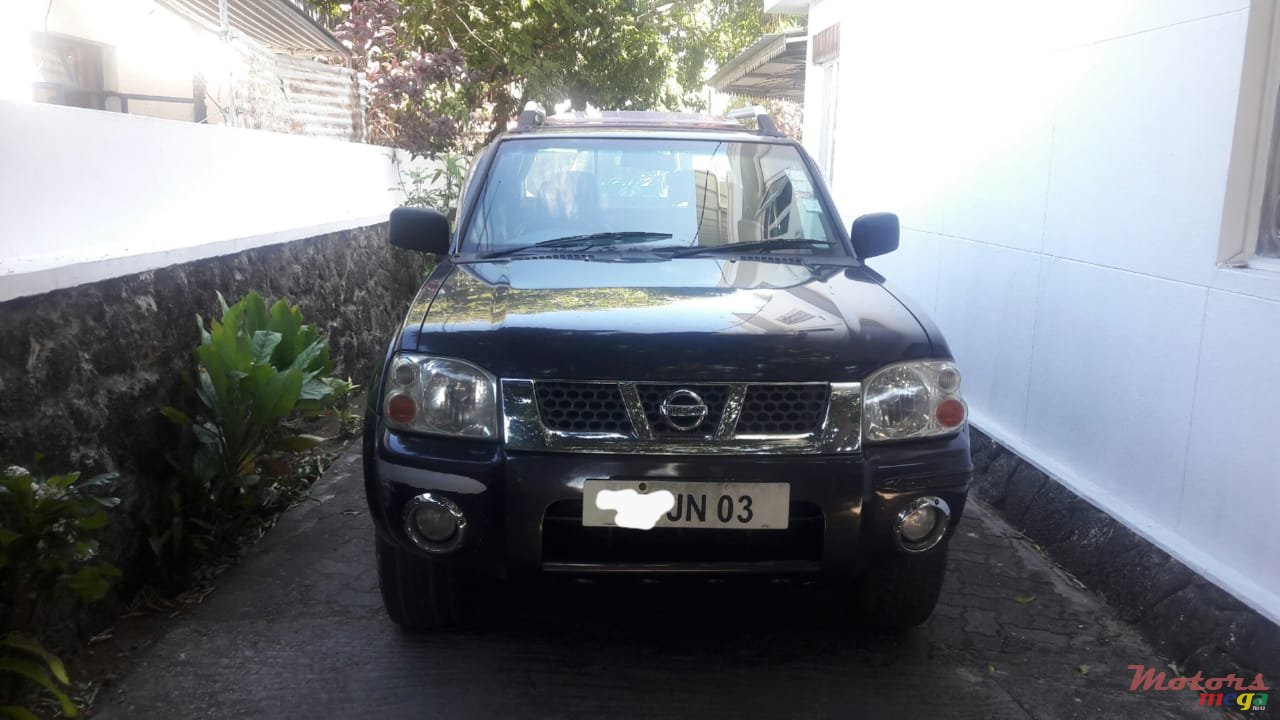 2003' Nissan Hardbody photo #1