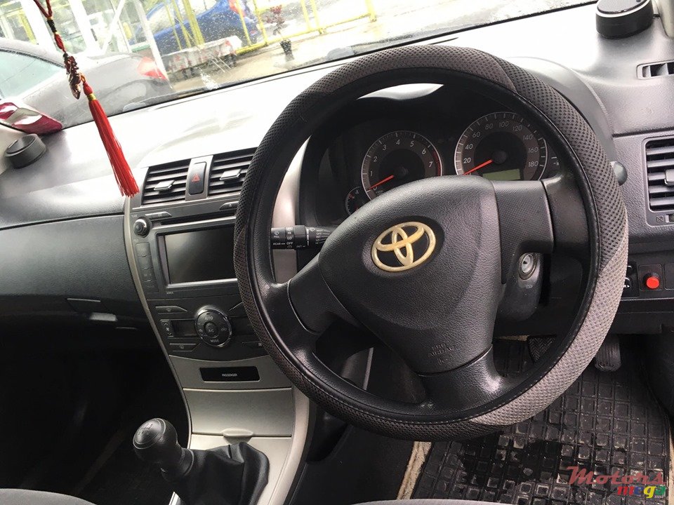 2008' Toyota Fielder photo #3