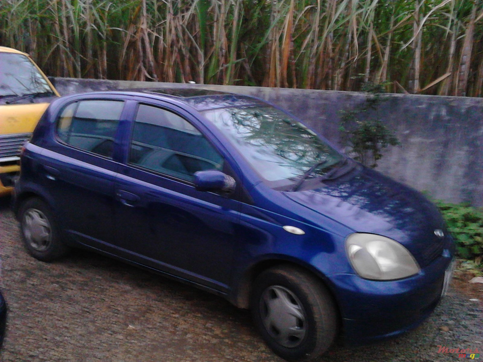 1999' Toyota Vitz photo #1