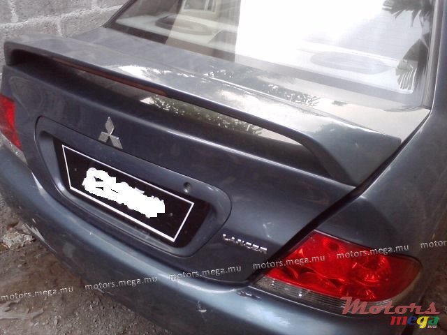 2003' Mitsubishi Lancer photo #2