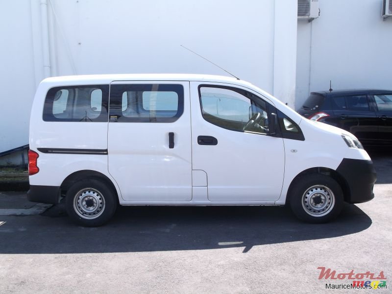 2013' Nissan Vanette cargo NV200 photo #2