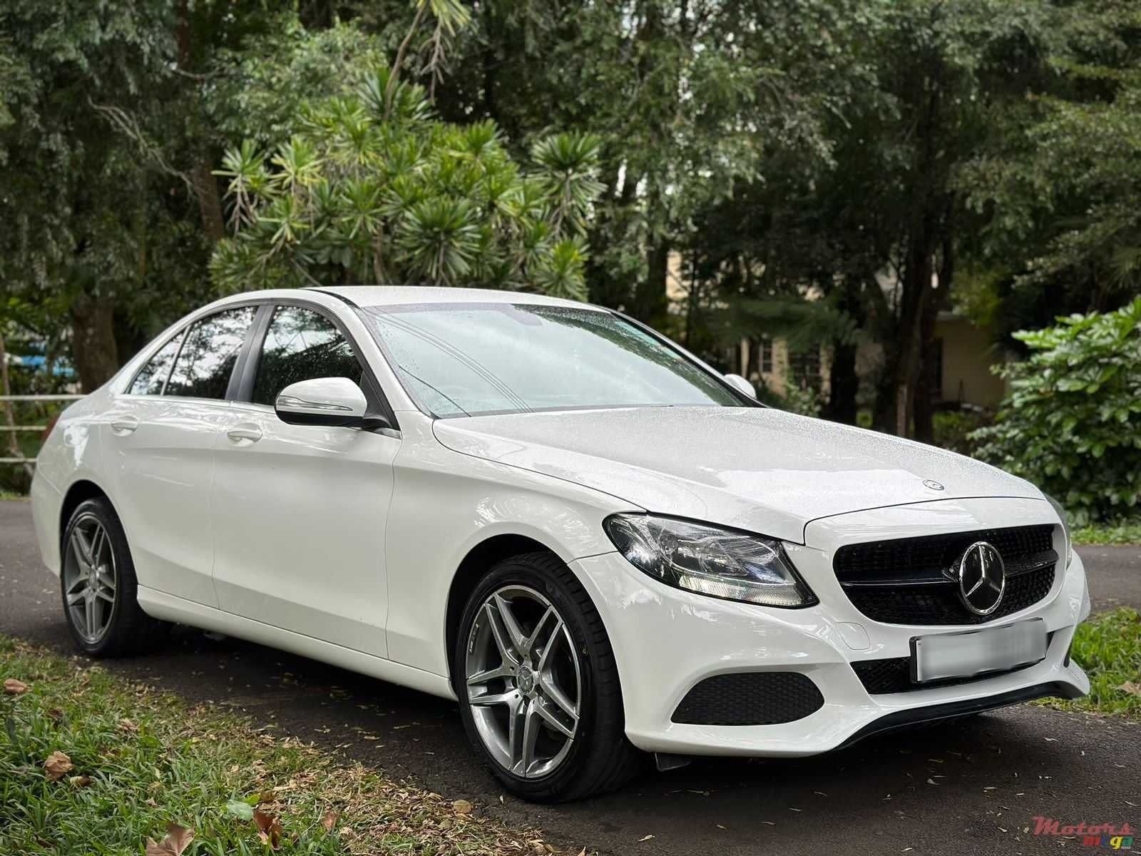 2014' Mercedes-Benz C 180 photo #1