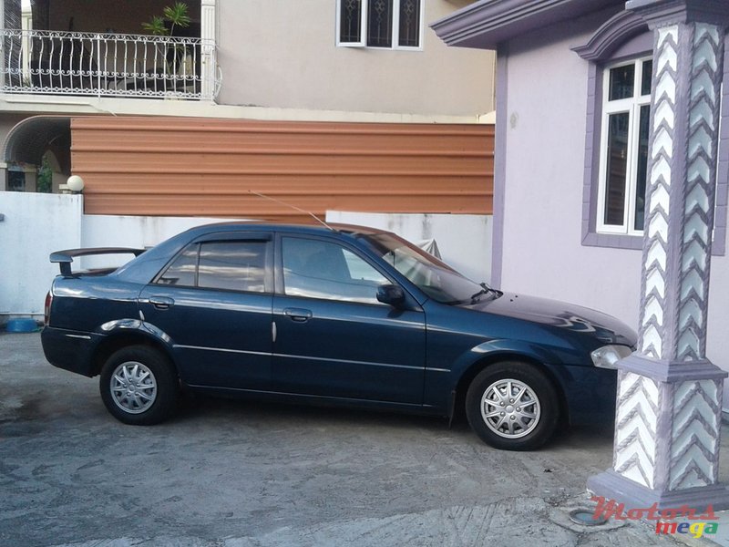 1999' Mazda 323 photo #2