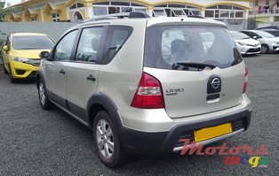 2011' Nissan Livina photo #1