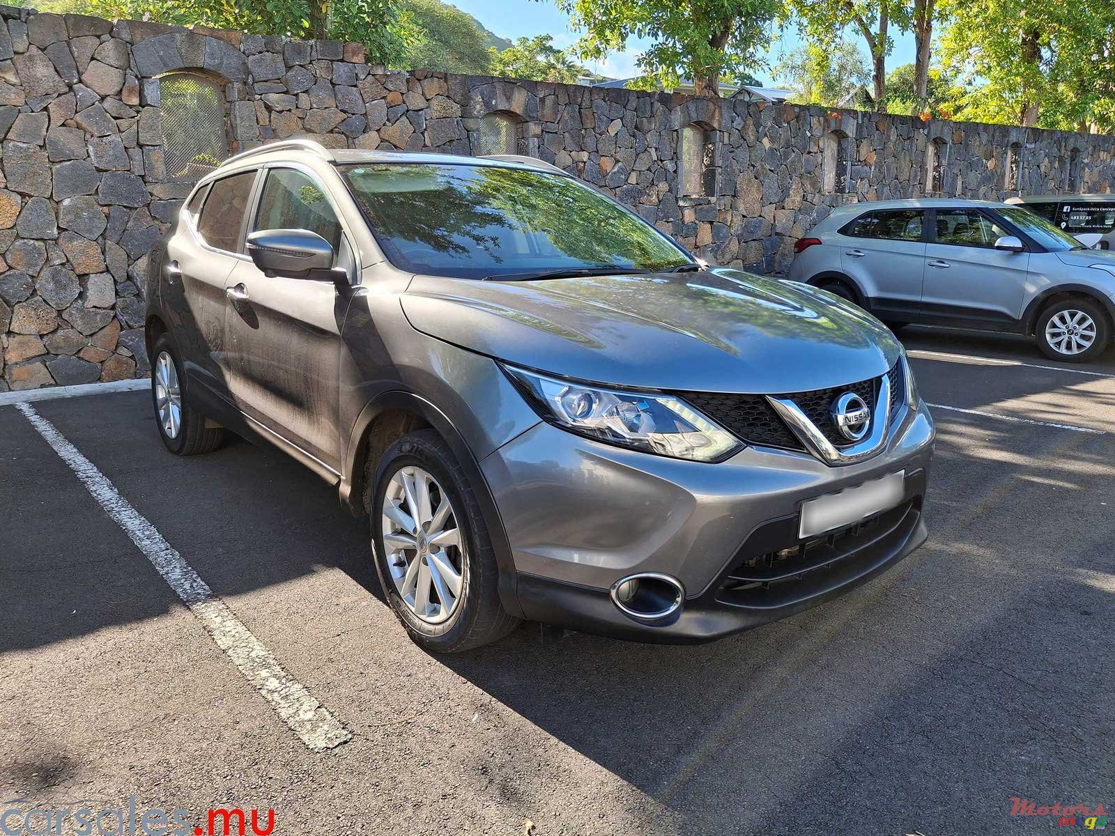 2015' Nissan Qashqai 1.6 Tekna photo #2