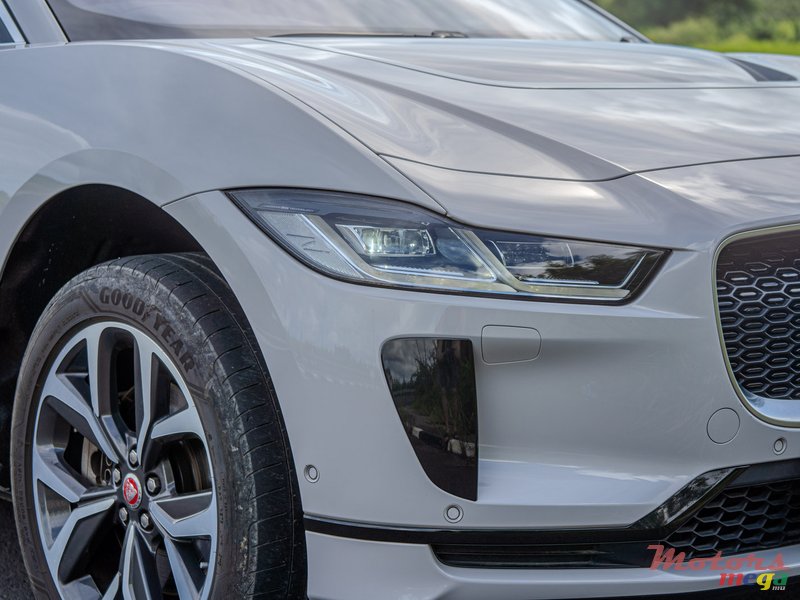 2019' Jaguar I-Pace 400 SE photo #4