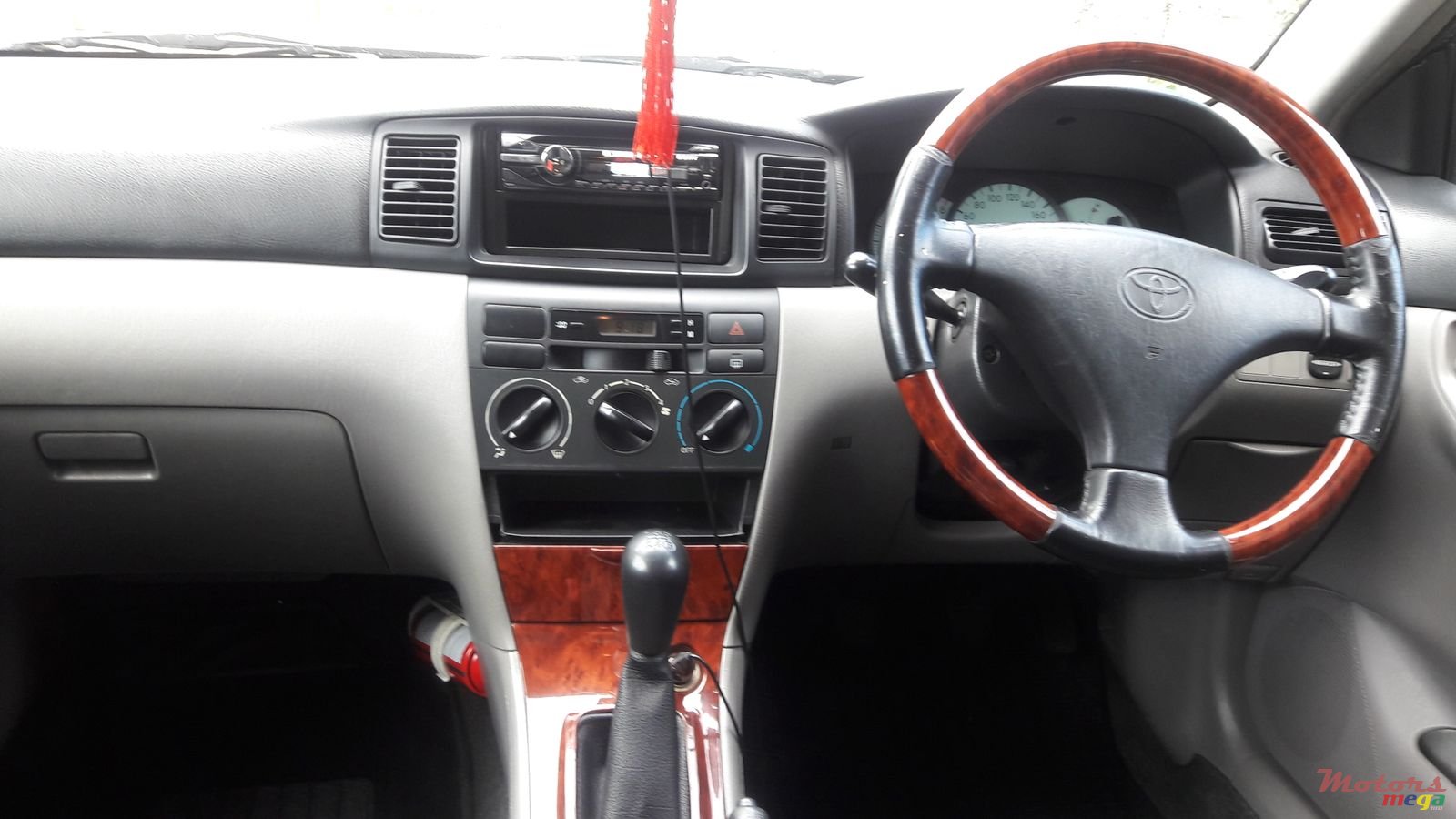 2002' Toyota Corolla photo #2