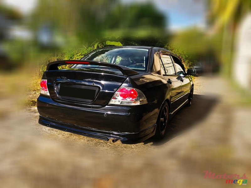 2003' Mitsubishi Lancer photo #3