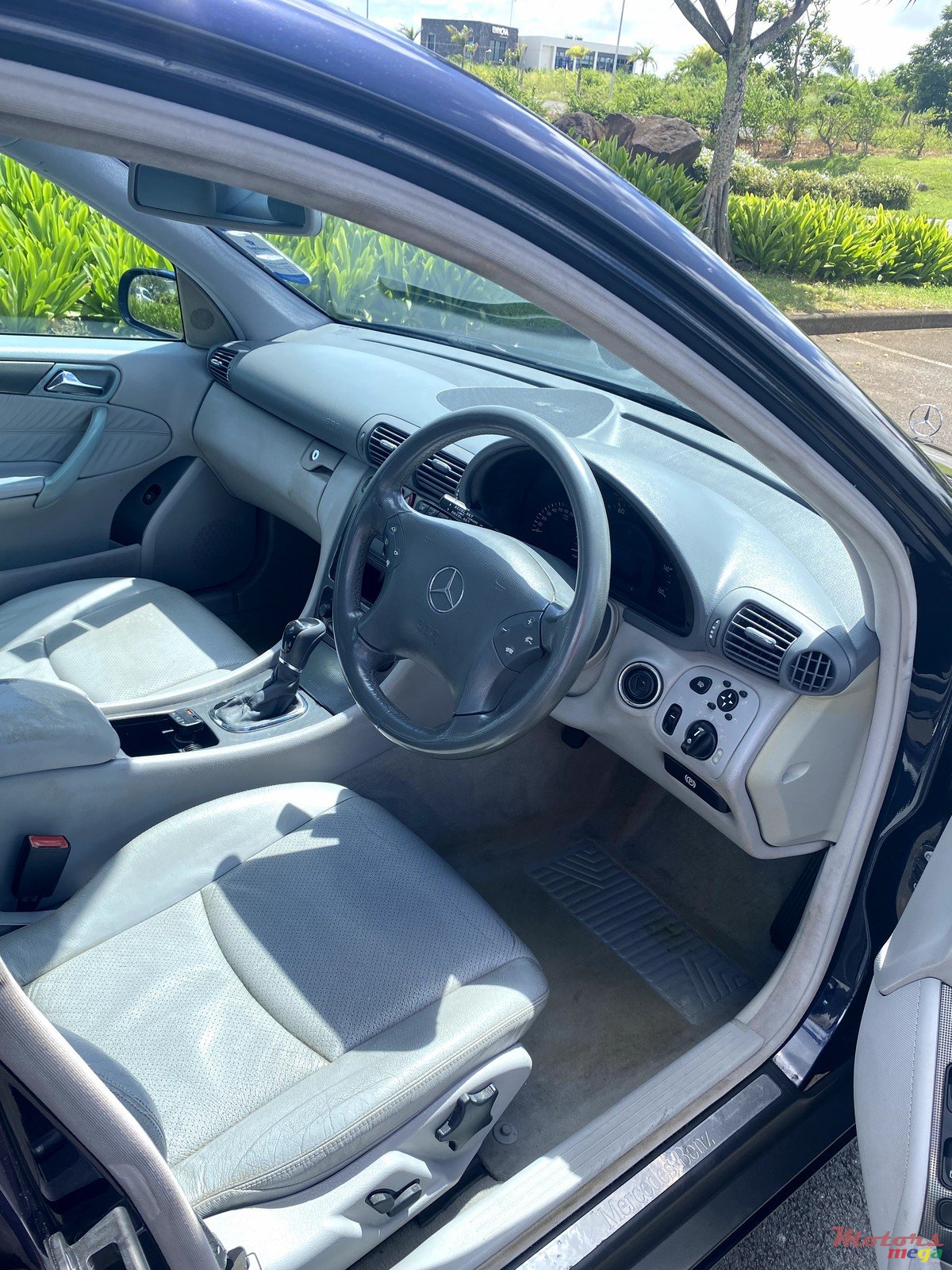 2002' Mercedes-Benz C 200 photo #4